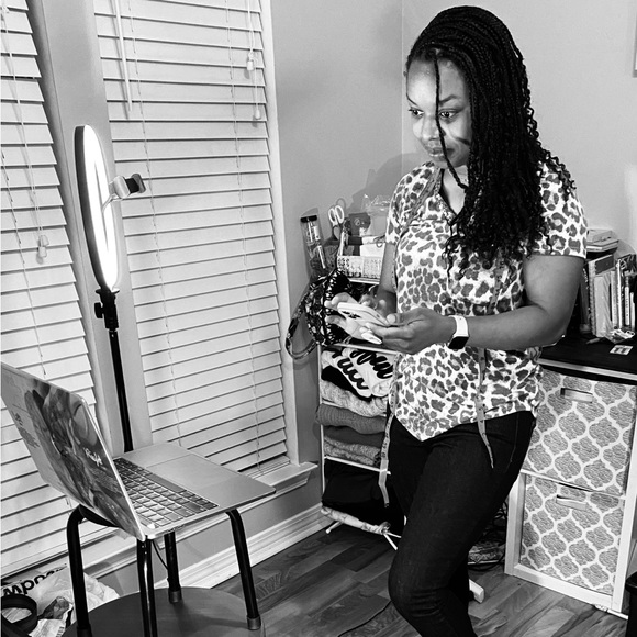 Big Meg Styles is Live!! 💖💖 - Picture 4 of 7